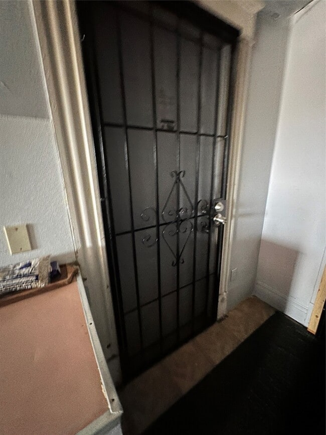 Photo - 2419 Pannell St