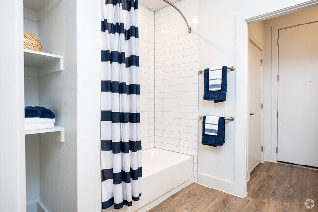 1BR, 1BA - 615SF