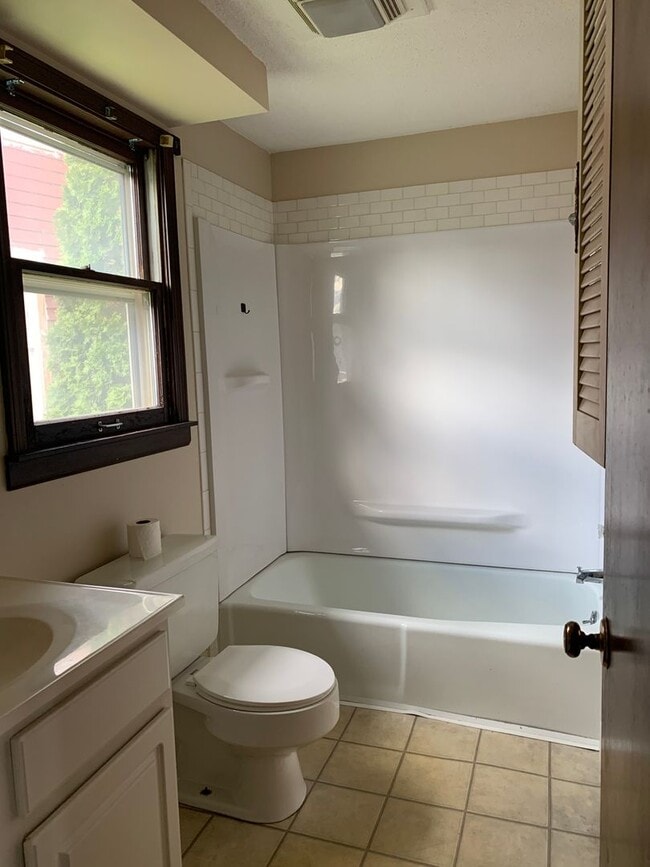 Photo - Coe St Apartments. Unit 104 Coe st