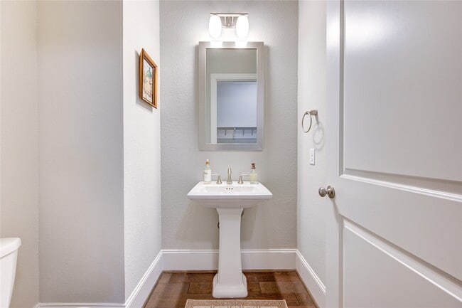 Photo - 2403 Juniper Bnd