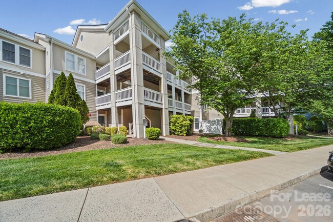 Photo - 18637 Vineyard Point Ln