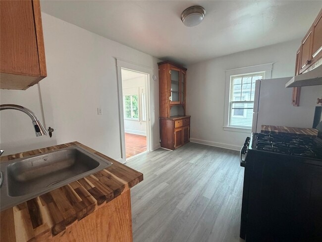 Photo - 79 Baker St Unit 2