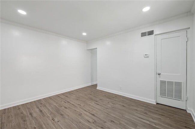 Photo - 1004 Wylie St SE