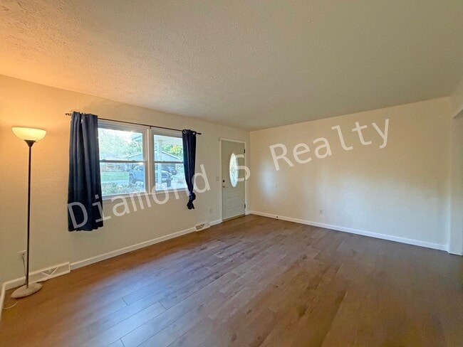 Photo - Spacious 3 Bedroom Home in South Springfield!