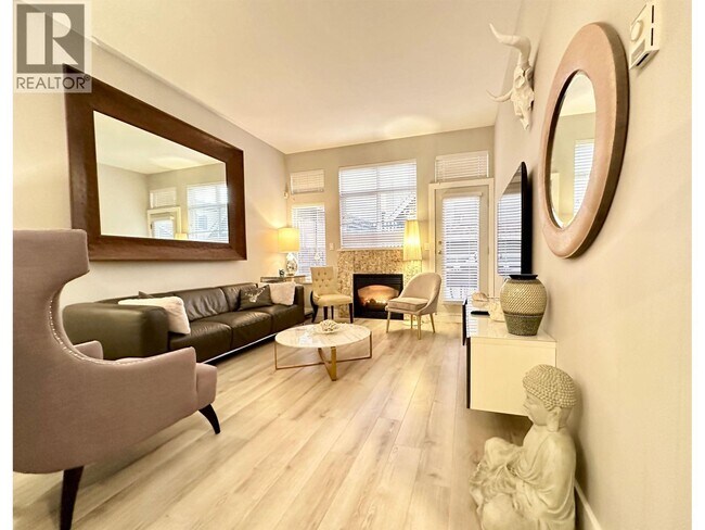 136 W 4th St