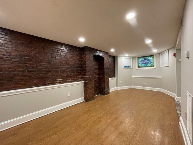 Photo - 1755 Church St NW Unidad LL