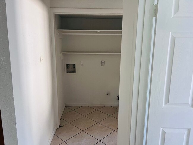 Photo - 3823 Windmill St