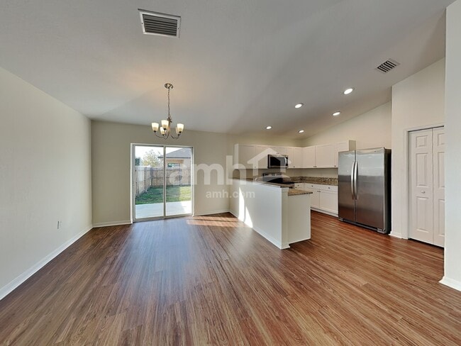 Photo - 2207 13th Ave E