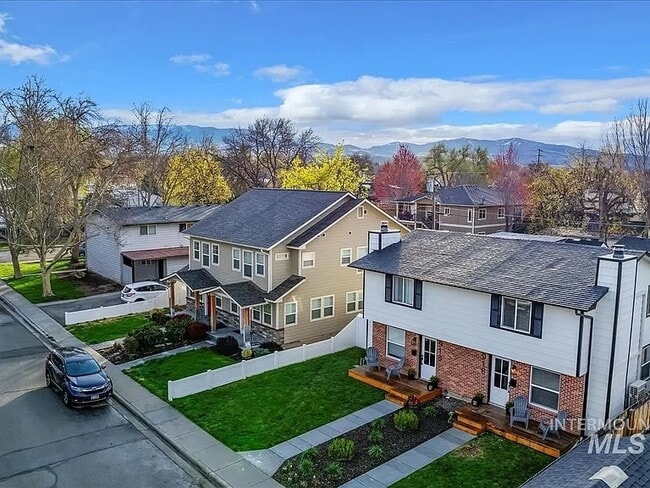 Photo - 916 N 32nd St