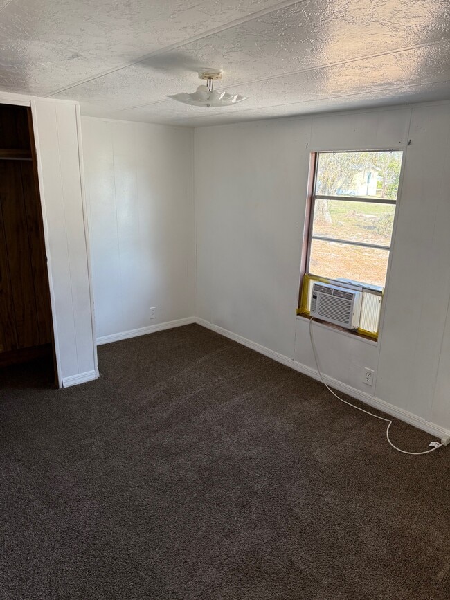 Photo - 5554 Lake Buffum Rd
