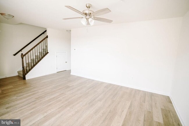 Building Photo - 101 Pacer Dr