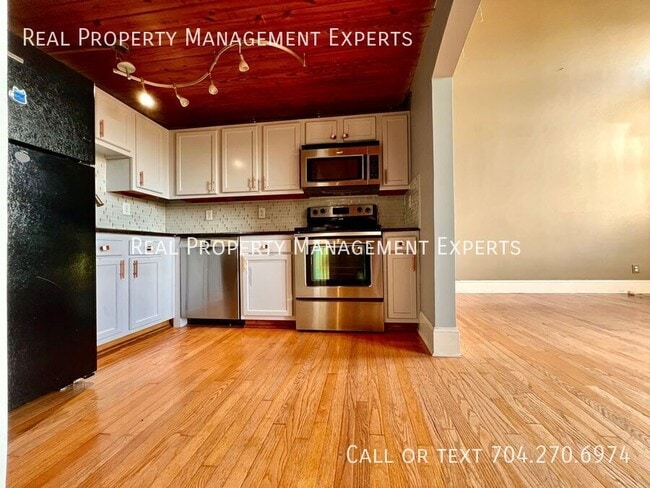 Photo - 201 S Hoskins Rd Unidad Apt 337