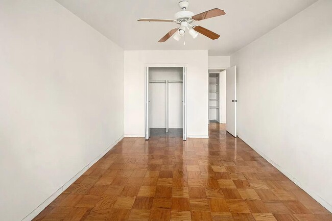 Photo - 392 Central Prk W