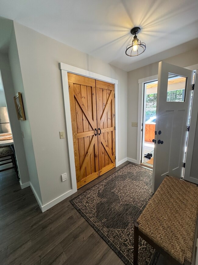 wide entryway/custom barn door closets - 3819 VT-44