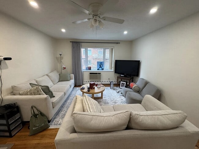 Building Photo - 62 Parkman St Unit 3