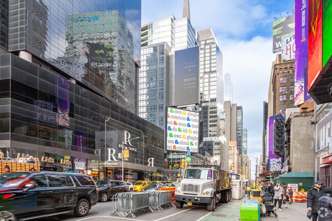 Photo - 1600 Broadway on the Square Condominium