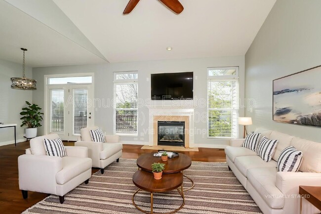 Photo - 730 Sunset Ln