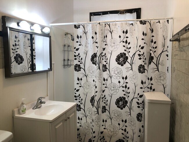 Photo - 6841 S Prairie Ave Unit 1