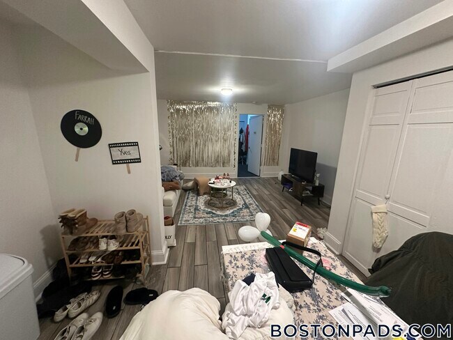 Building Photo - 774 Columbus Ave Unit 1