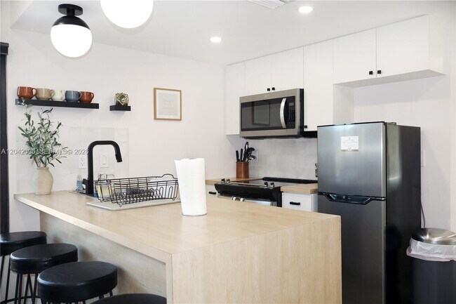 Photo - 1240 NE 17th Ave