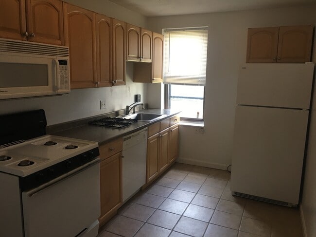 Photo - 283 W 3rd St Unit 2