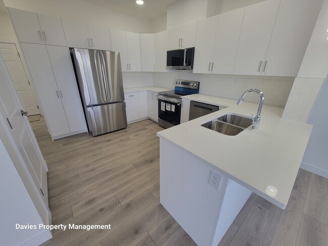 Building Photo - 7110 Keswick Dr SW