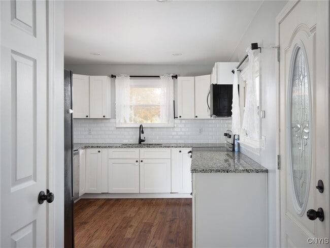 Building Photo - 20201 Overlook Dr