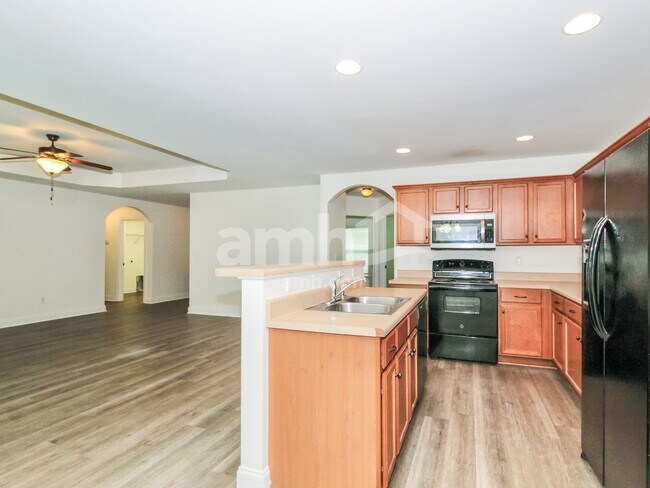 Photo - 1254 Clancy Dr NE