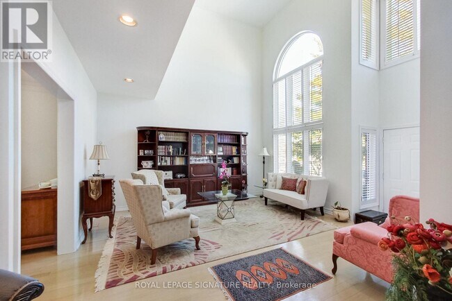 Photo - 1814 Rosebank Rd