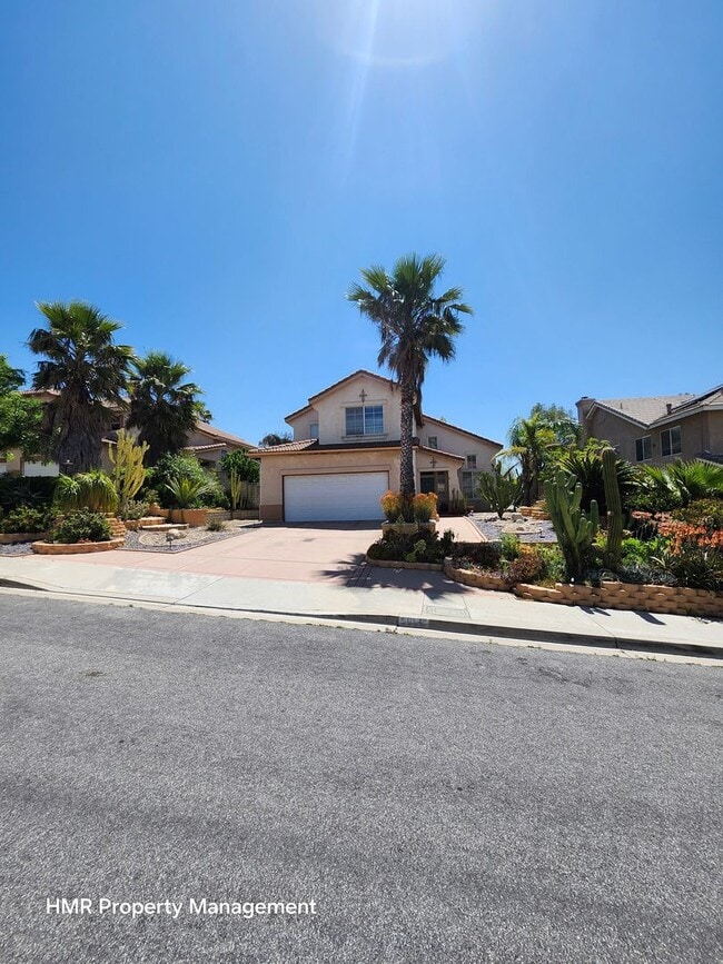 Beautiful two-story in Hunter's Ridge - Beautiful two-story in Hunter's Ridge House