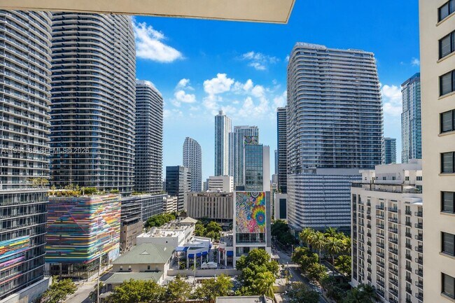 Building Photo - 999 SW 1st Ave Unit 1208