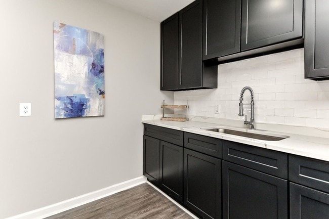 Photo - Valley Brook Crossing Apartments