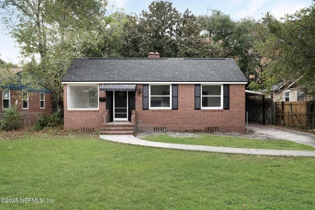 Building Photo - 366 W 67th St