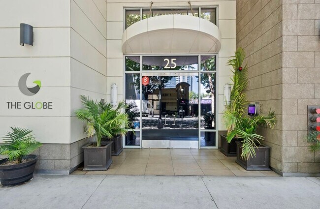 Building Photo - Gorgeous Modern 1 Bedroom Loft near Paseo ... Unit 111