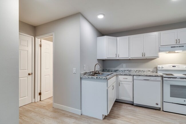 Arbor Arms Apartments
