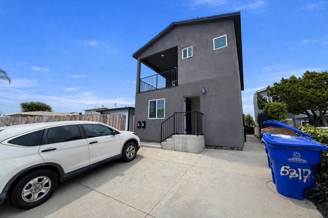 Building Photo - 5317-5319 West Falls VIew Dr. Unit 5317 West Falls View Dr.