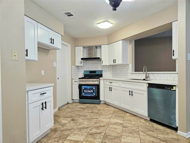 Photo - 4231 Southchase Ln