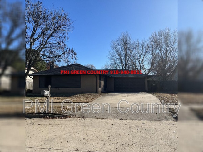 Building Photo - 1203 W Austin St