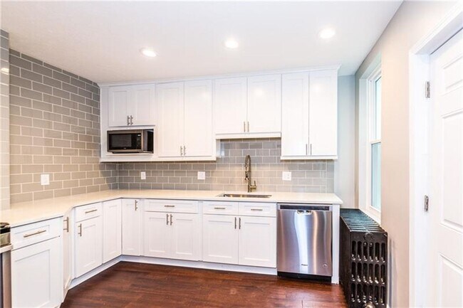 Photo - Beautiful 2 bed, 2.5 bath luxury home in S...