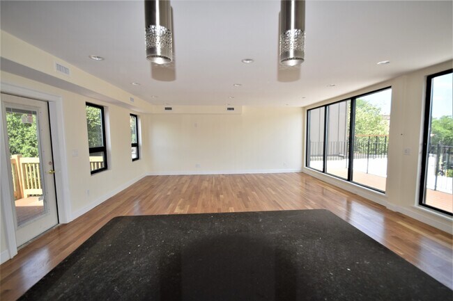 1614 Beacon St Unidad 3