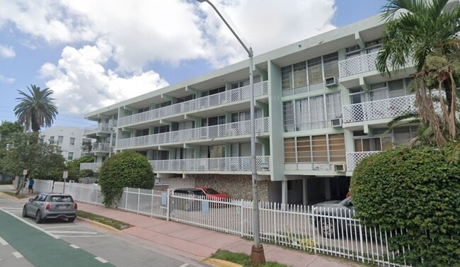 Building Photo - Charming Studio Apartment in the Heart of ...