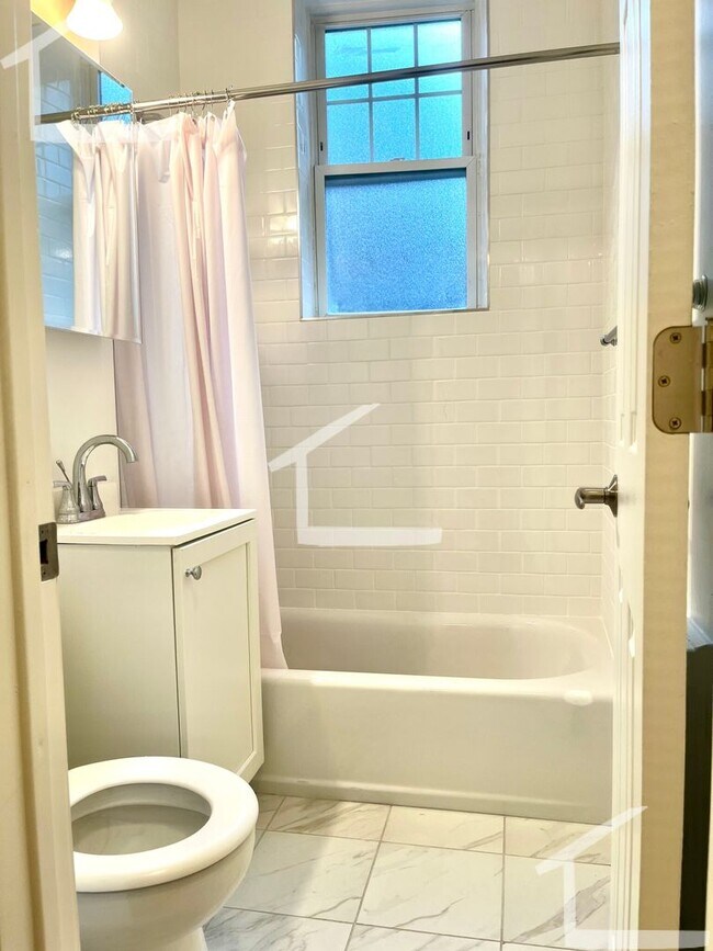 Photo - Available now - No Broker Fee - Brighton 2...