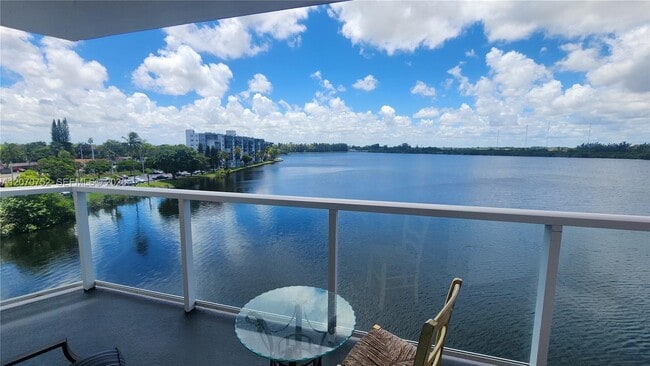 Photo - 1301 NE Miami Gardens Dr Unit 505W