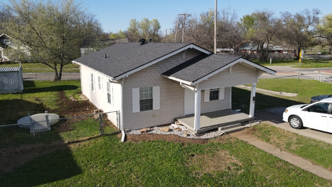 Photo - 815 E Main St