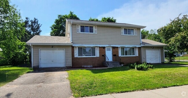 Building Photo - 7515 Cloman Way E Rental