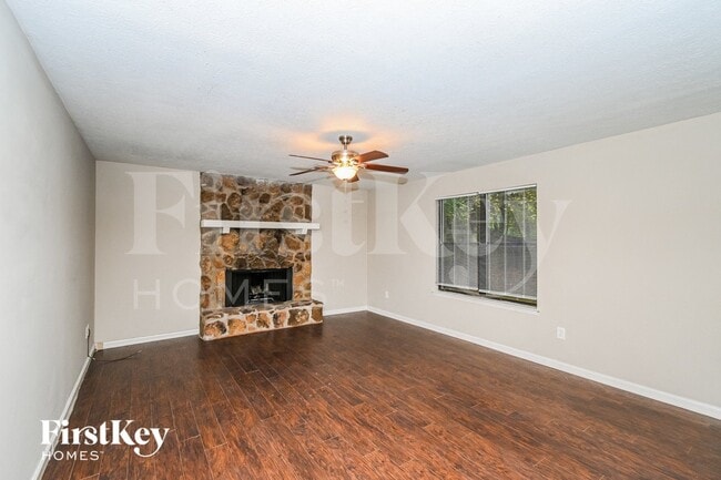 Photo - 6668 Windwood Cir