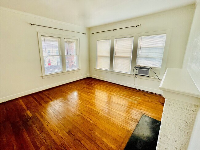 Photo - 320 W Polk St Unit 3