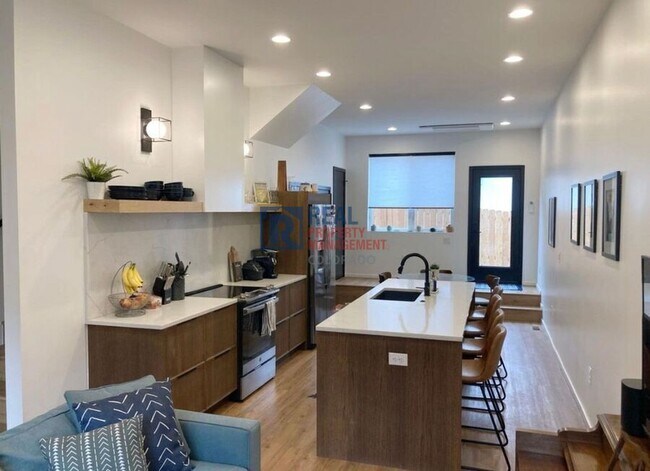 Photo - 1266 Newton St