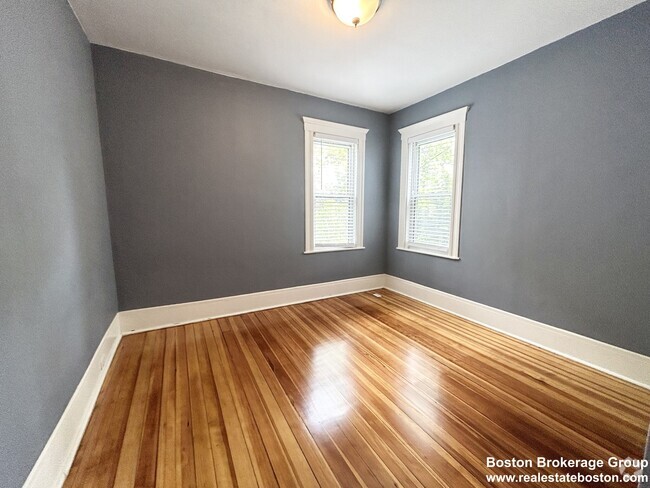 Building Photo - 20 Dawes St Unit #1 Rental