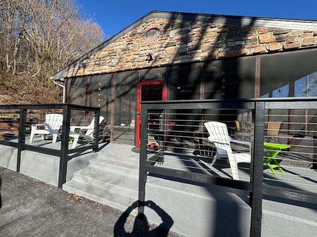 Fenced in side porch - 312 Lehigh Dr